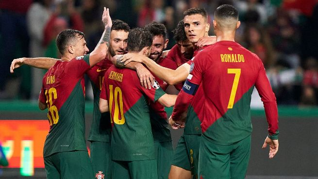 Portugal 2-0 Iceland: Bruno Fernandes scores to help Roberto Martinez's men finish with 100% record
